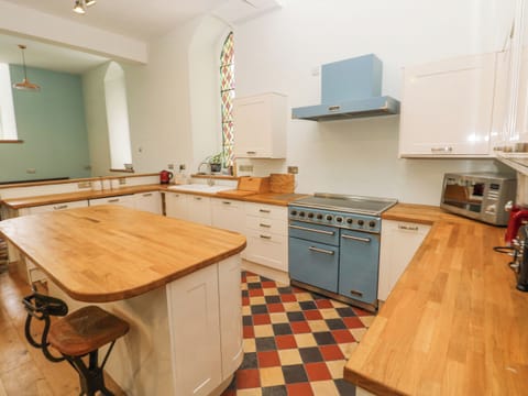 Fridge, dishwasher, electric kettle, toaster