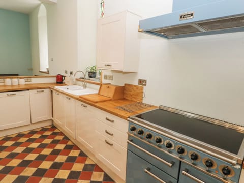 Fridge, dishwasher, electric kettle, toaster