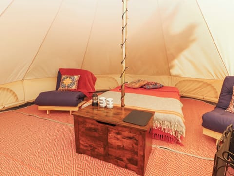 1 bedroom, individually decorated, individually furnished, free WiFi