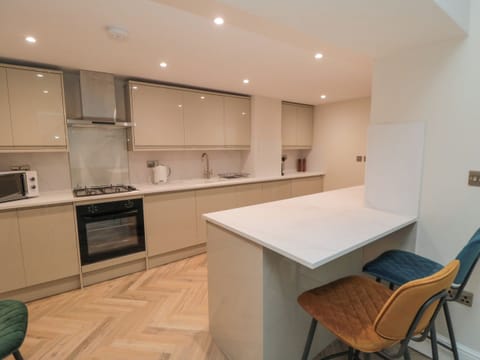 Fridge, dishwasher, electric kettle, toaster