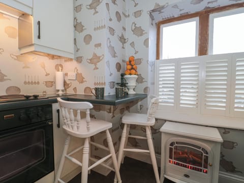 Fridge, dishwasher, electric kettle, toaster