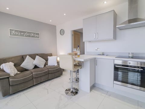 Fridge, dishwasher, electric kettle, toaster