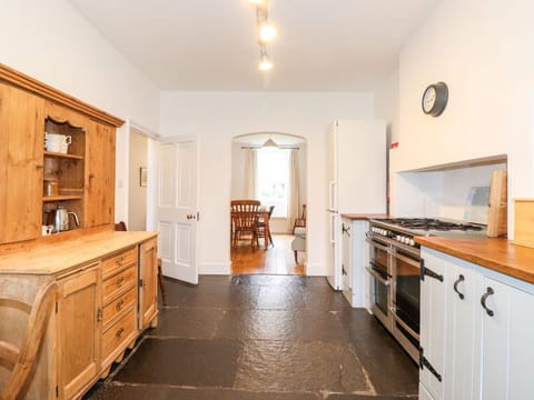 Fridge, dishwasher, electric kettle, toaster