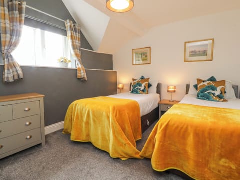 2 bedrooms, individually decorated, individually furnished, free WiFi