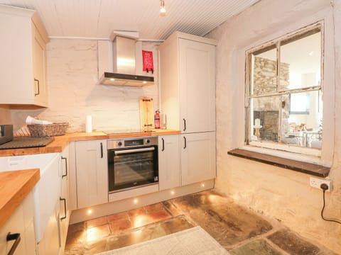 Fridge, dishwasher, electric kettle, toaster