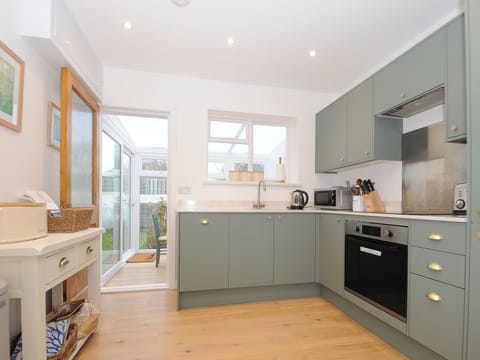 Fridge, dishwasher, electric kettle, toaster