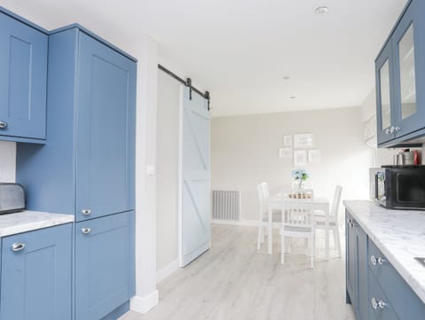 Fridge, dishwasher, electric kettle, toaster