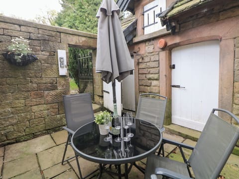 Cottage | Outdoor dining