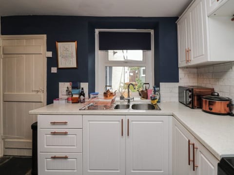 Fridge, dishwasher, electric kettle, toaster