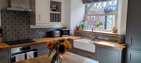 Fridge, dishwasher, electric kettle, toaster