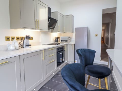 Fridge, dishwasher, electric kettle, toaster