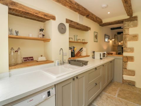 Dishwasher, cookware/dishes/utensils