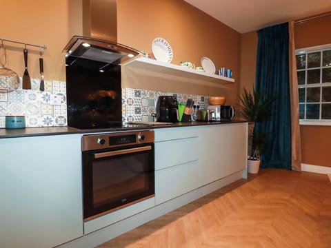 Fridge, dishwasher, electric kettle, toaster