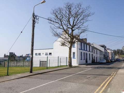 Cottage | Parking | Free self parking