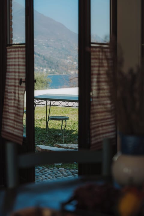 Superior Condo, Lake View | Individually decorated, individually furnished, blackout drapes