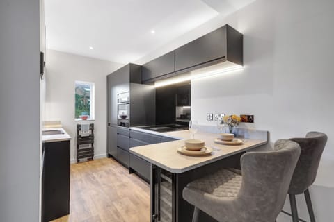 Apartment | Private kitchen | Coffee/tea maker, electric kettle