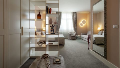 Minibar, in-room safe, desk, soundproofing