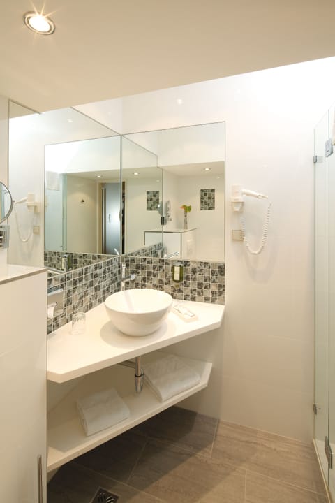 Standard Single Room | Bathroom sink