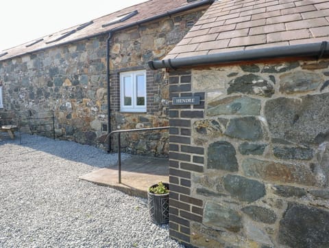 Cottage | Property grounds