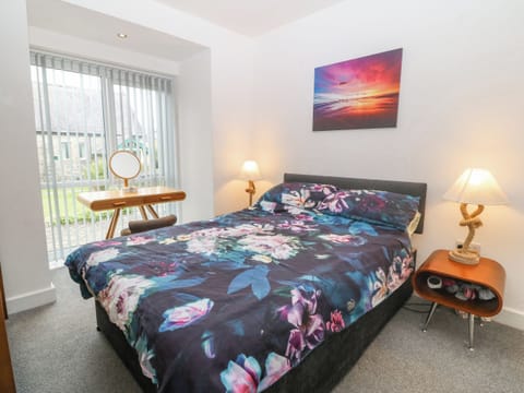 2 bedrooms, individually decorated, individually furnished, free WiFi