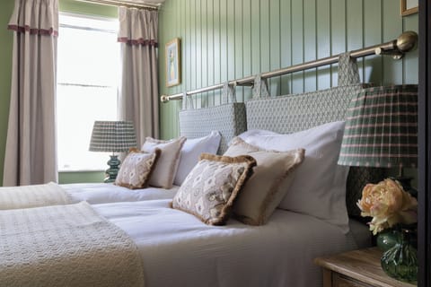 Premium bedding, in-room safe, desk, laptop workspace