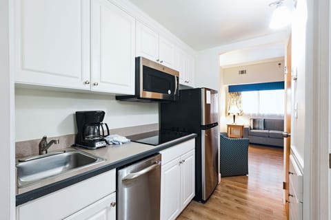 Suite | Private kitchen | Full-size fridge, microwave, stovetop, dishwasher