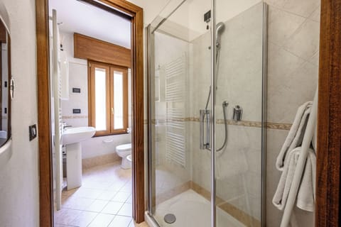 Comfort Apartment | Bathroom | Slippers