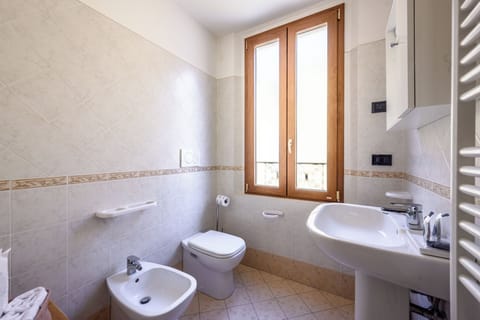 Comfort Apartment | Bathroom | Slippers