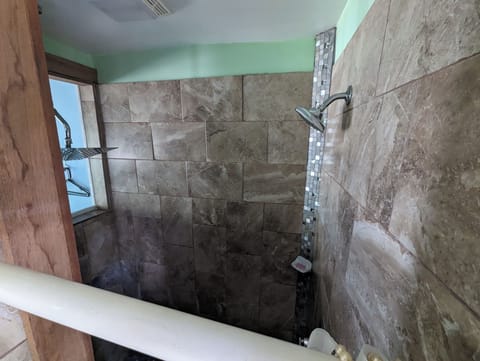 Comfort Cabin, Sea View, Beachfront | Bathroom | Shower, towels, soap, toilet paper