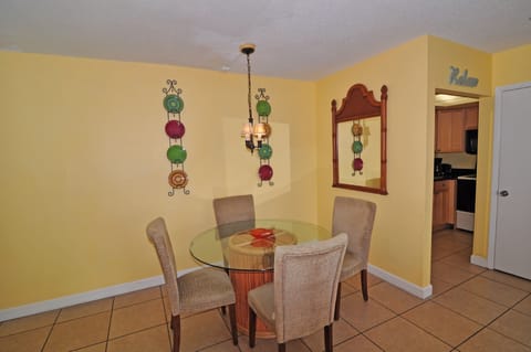 One-Bedroom Condo - No Resort & No Parking fees | In-room dining