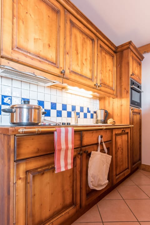 Appartement 7 personnes - 2 chambres + 1 coin nuit | Private kitchenette | Fridge, microwave, oven, stovetop