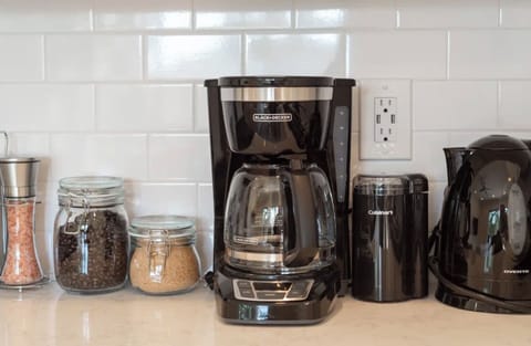 Superior Apartment | Blackout drapes, iron/ironing board, free WiFi