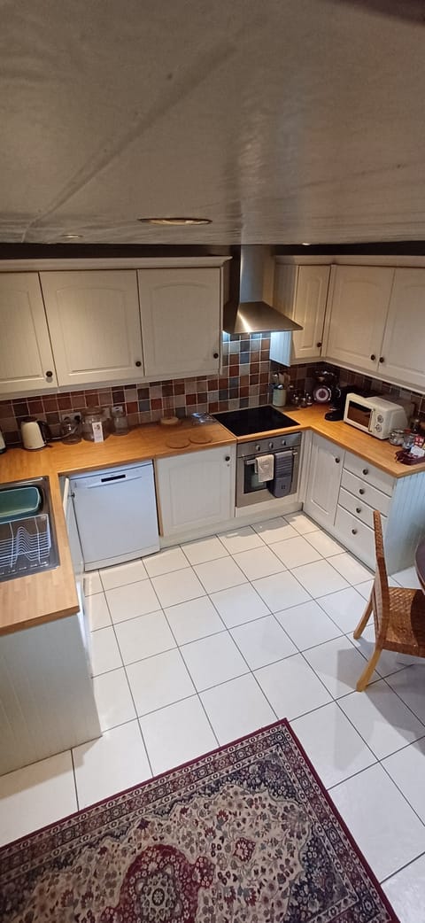 Cottage, 2 Bedrooms | Private kitchen | Espresso maker, coffee/tea maker, electric kettle