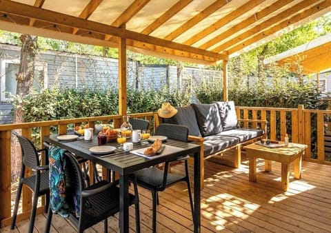 Premium Mobile Home, 3 Bedrooms | Terrace/patio