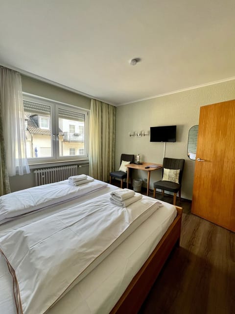 Comfort Double Room | Egyptian cotton sheets, premium bedding, desk, laptop workspace