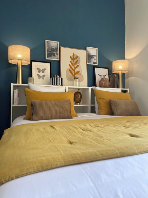 Deluxe Double or Twin Room, Pool View | Desk, laptop workspace, free WiFi