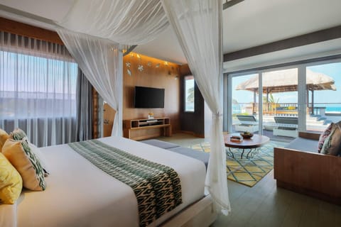 Oceanfront Rooftop Suite | In-room safe, blackout drapes, free WiFi, bed sheets