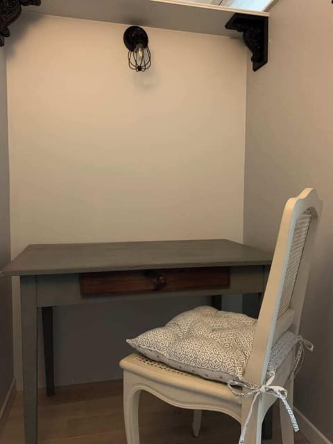 Basic Double Room | Soundproofing, free WiFi