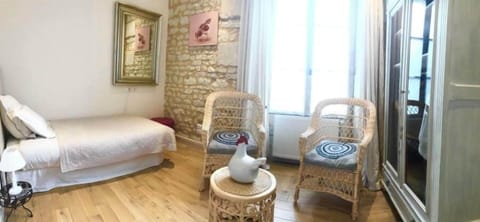 Basic Room | Soundproofing, free WiFi