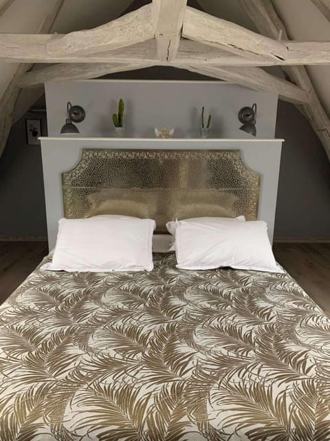 Basic Double Room | Soundproofing, free WiFi