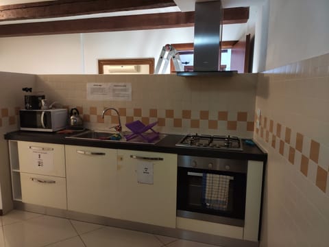 Classic Apartment, 2 Bedrooms, Non Smoking | Private kitchen | Mini-fridge, microwave