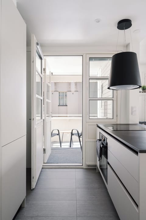 Superior Apartment, Kitchen, City View | Private kitchen | Full-size fridge, microwave, oven, stovetop