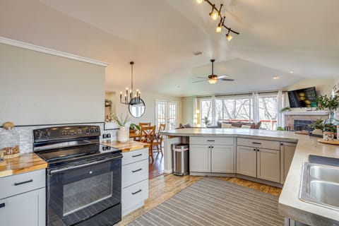 House (2 Bedrooms) | Interior