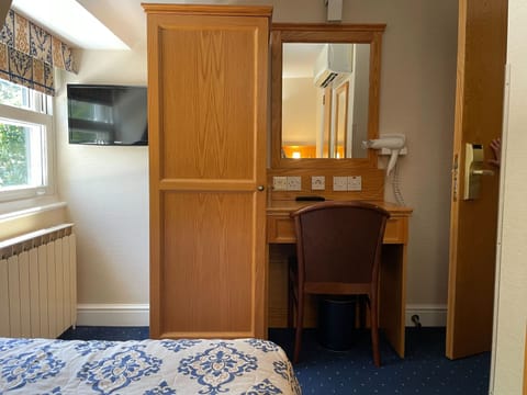 Standard Single Room | Iron/ironing board, free WiFi, bed sheets