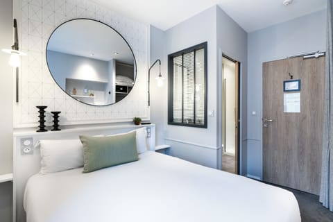 Classic Room | Premium bedding, in-room safe, desk, soundproofing