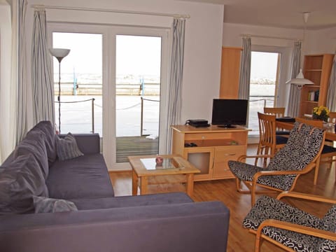 Mobile Home | Living room