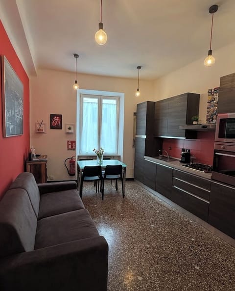 Apartment, Air conditioning, City View | Private kitchen | Espresso maker, coffee/tea maker, highchair