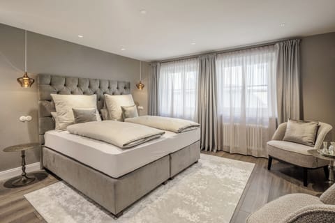 Comfort Double Room | Egyptian cotton sheets, premium bedding, pillowtop beds, minibar