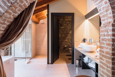 Junior Suite, Park View | In-room safe, desk, blackout drapes, soundproofing