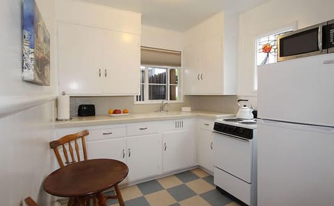 Studio, Kitchen, Garden Area | Private kitchenette | Fridge